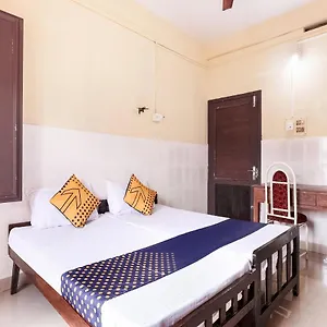 spot-on-60665-royal-tourist-home.kerala-hotels.net/